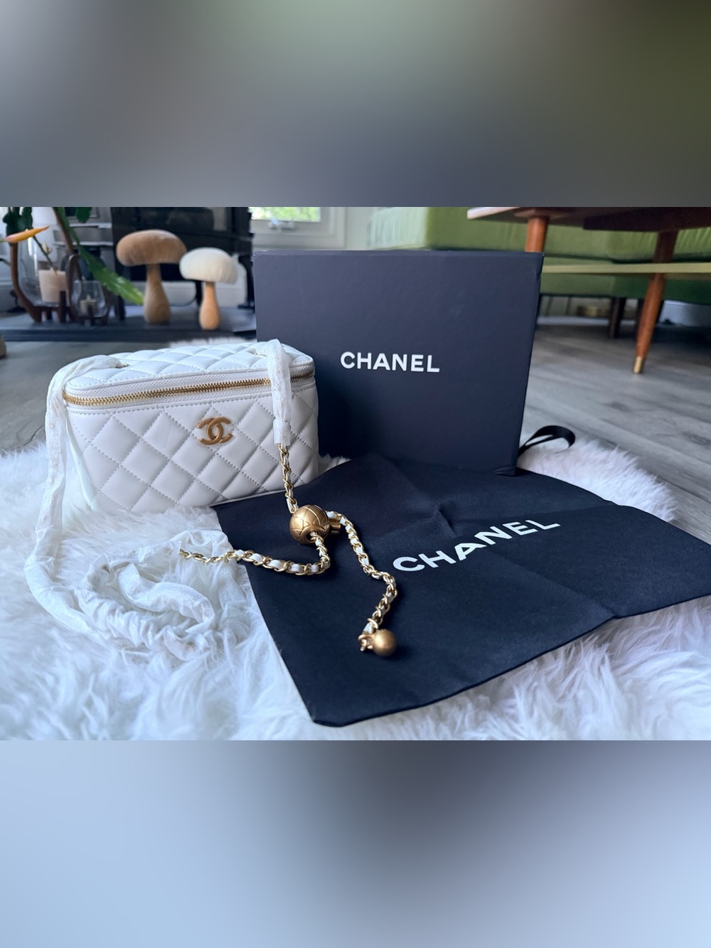 Fashion ‘CC’ Gold Ball Vanity on Chain w Gold Hardware NEW in ‘CC’ Box/Dust Bag